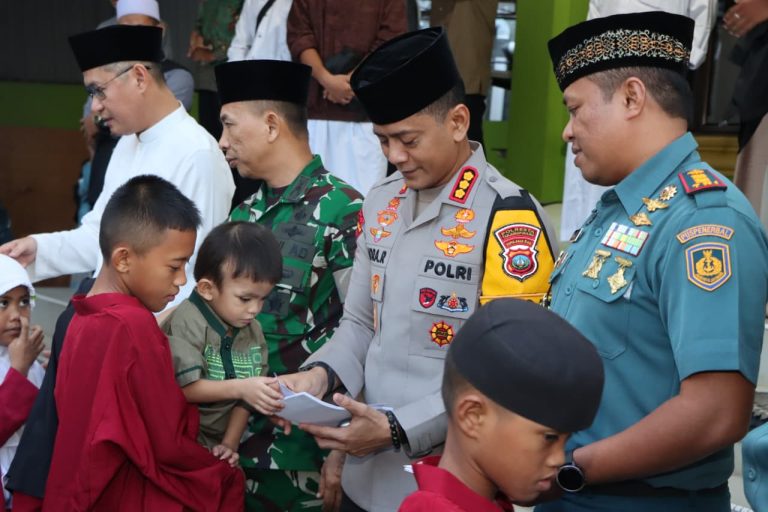 Wujud Rasa Syukur, Kapolresta Tanjungpinang Gelar Khatam Al-Qur’an dan Berikan Santunan ke Anak Yatim Piatu